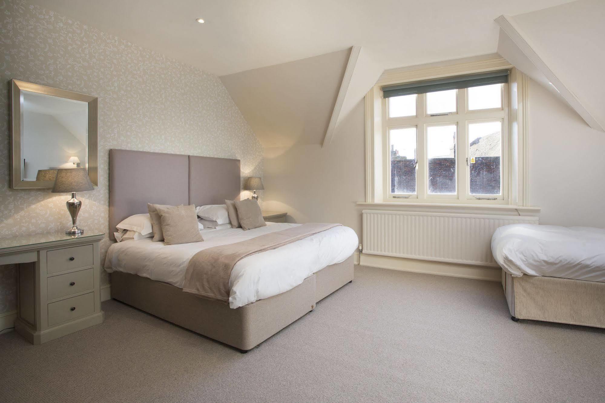 Hotel The Bell 3*